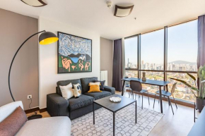 Charming Modern Flat with Captivating City View in Atasehir